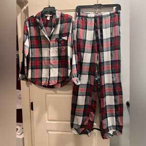 Victoria Secret pajamas in X- Small short 🎄